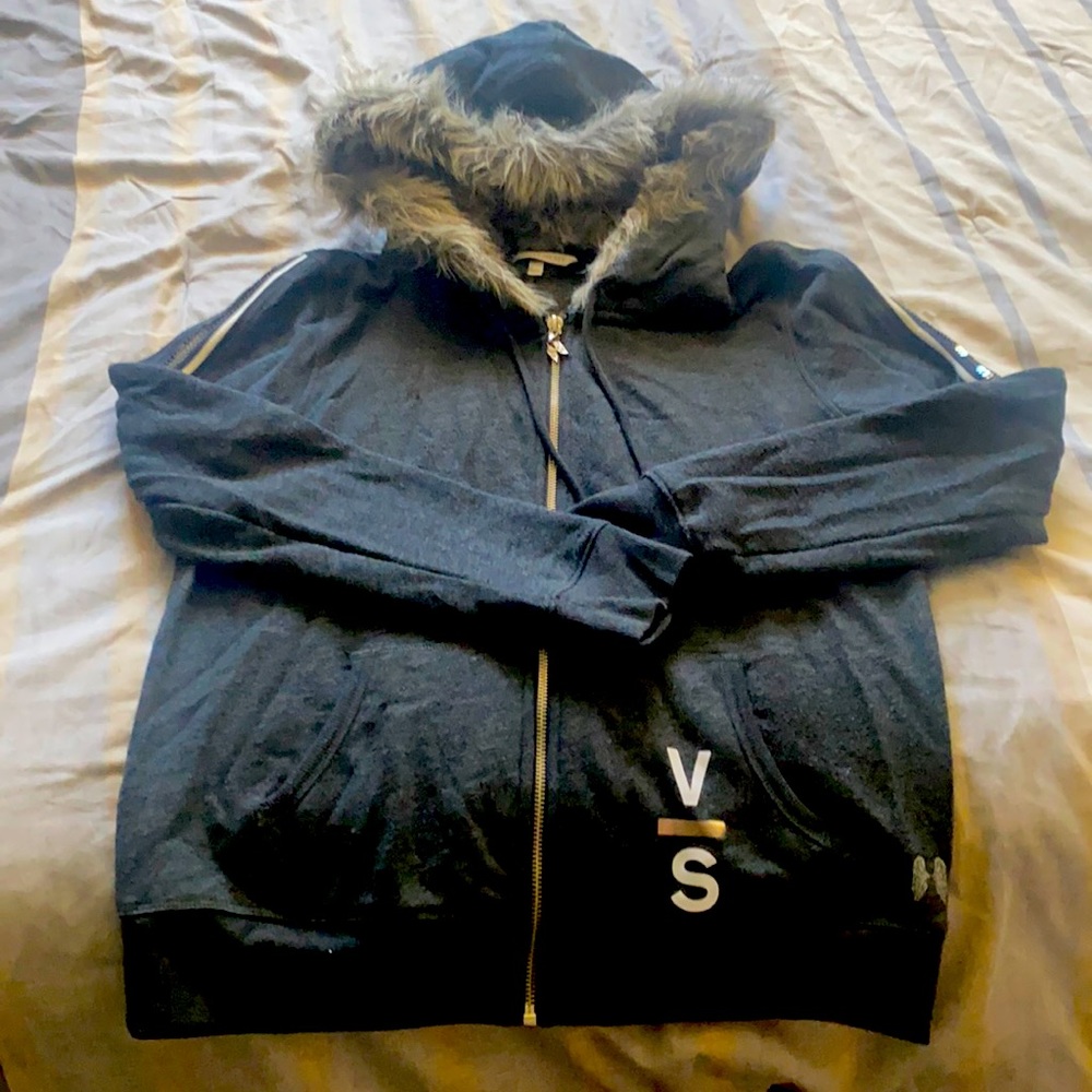 VS hooded sweater/jacket